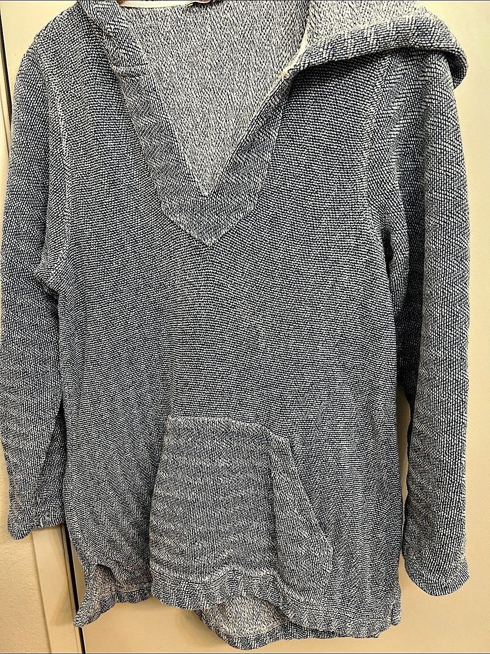 Faherty Blue & White Hooded Sweater Size Medium Like New.
